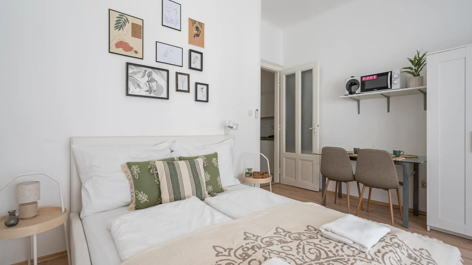 Gleaming Wise Studio Apartment Budapesta