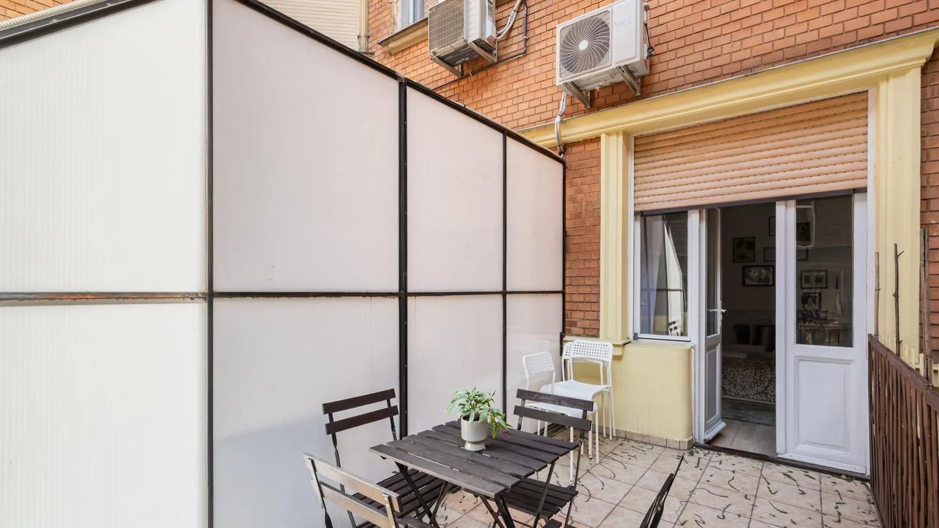 Gleaming Wise Studio Apartment Budapesta