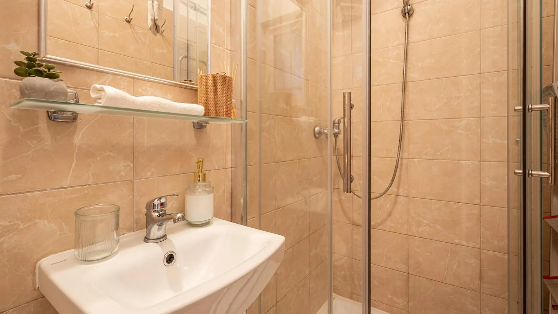 Gleaming Wise Studio Apartment Budapesta